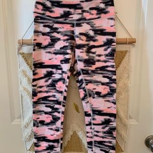 Lululemon Pink Camo Wunder Crop